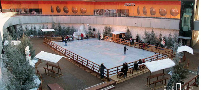 PISTA DI PATTINAGGIO SUL GHIACCIO